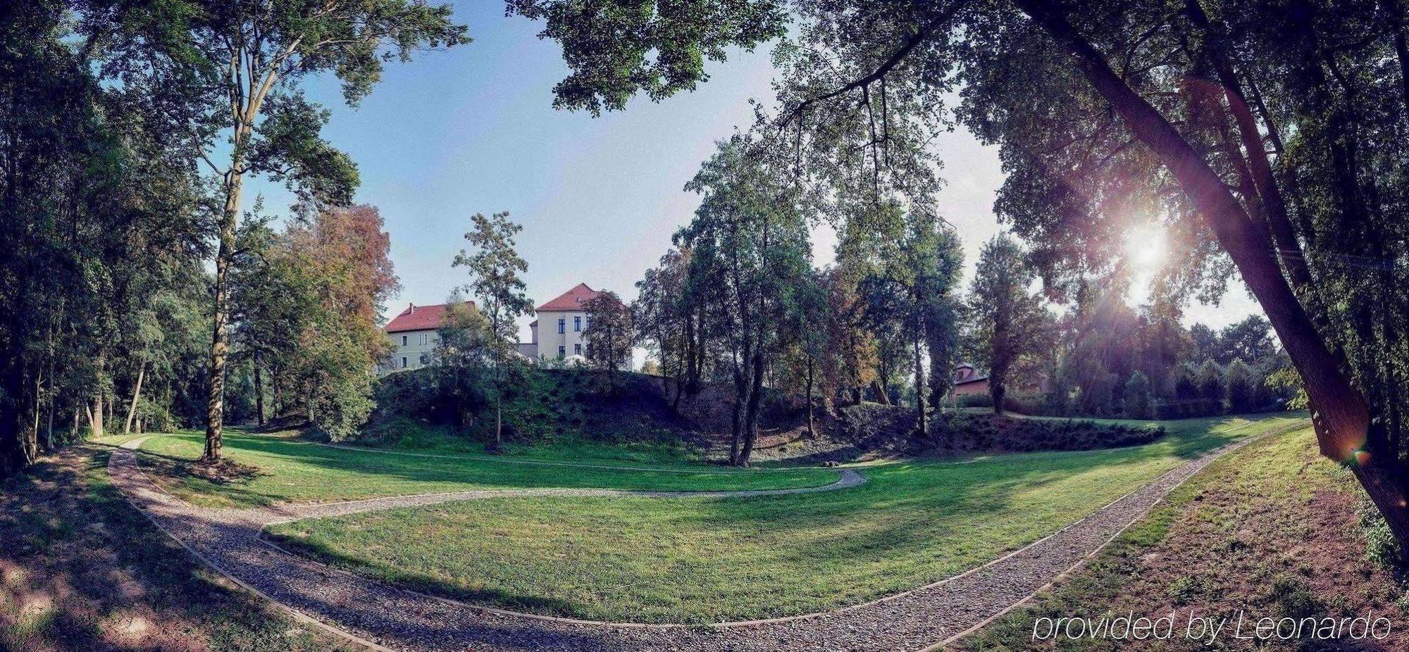Hotel Niemcza Wino & Spa Exteriör bild